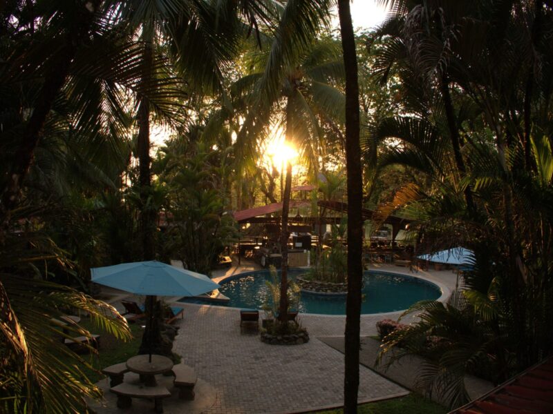 Hotel Rio Lindo – Bar Golden Hour